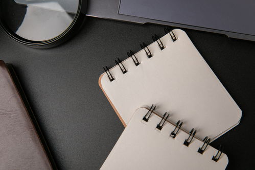 便簽本辦公用品商務攝影圖 簡潔高效的視覺傳達藝術